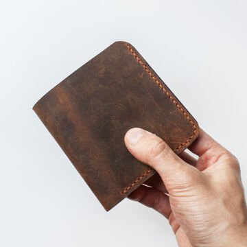 Kare Minimal El Yapımı Deri Cüzdan