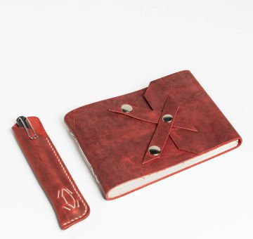 Petek-A6 Orta Boy Yatay Deri Defter Kırmızı - 3 Ortalı - 240 Sayfa
